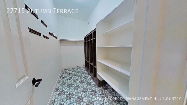 Building Photo - 27715 Autumn Terrace