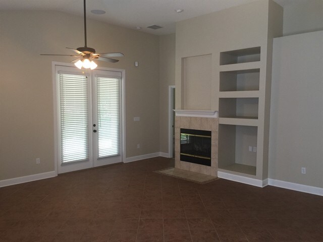 Building Photo - 1532 Barrington Circle