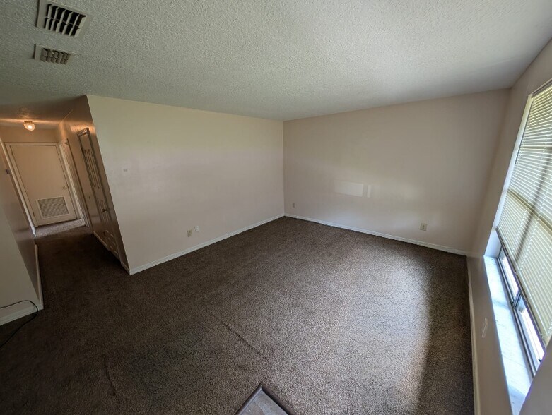 Building Photo - 458 Bentwood Ln