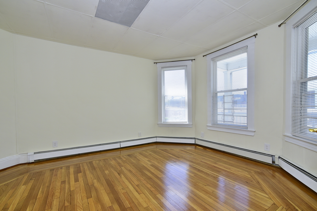 Building Photo - 10 Richfield St