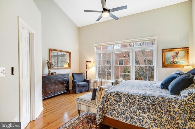 Building Photo - 1505 N Colonial Terrace