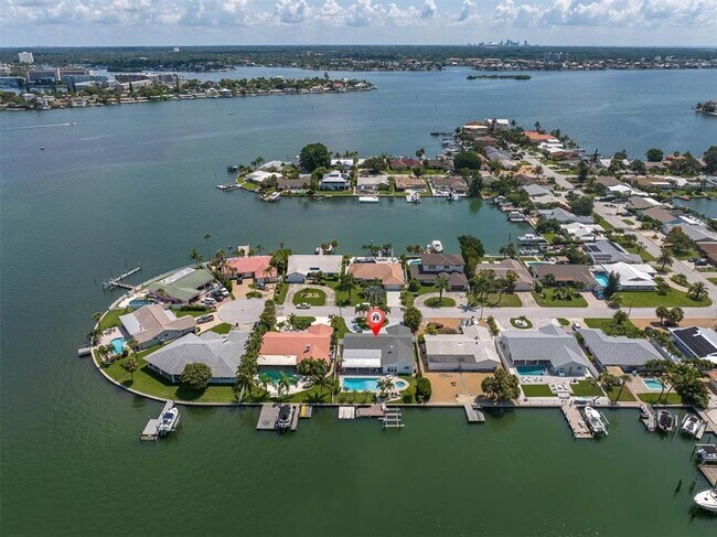 Building Photo - 6440 3rd Palm Point