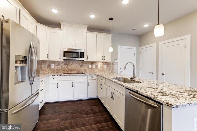 Building Photo - 44752 Tiverton Sq