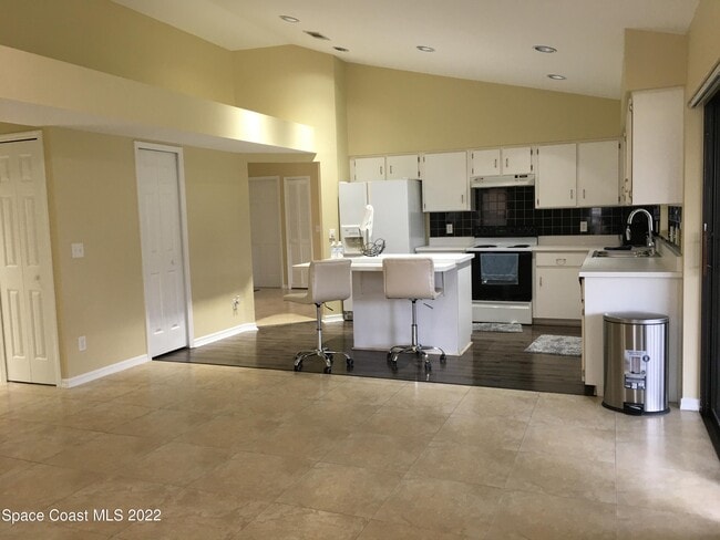 Building Photo - 3469 Cabbage Palm Ave