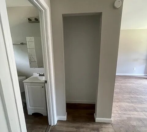 Building Photo - 605 E McLemore Ave