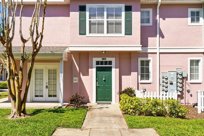 Building Photo - Charming and Spacious 4-Bedroom, 3-Bathroo...