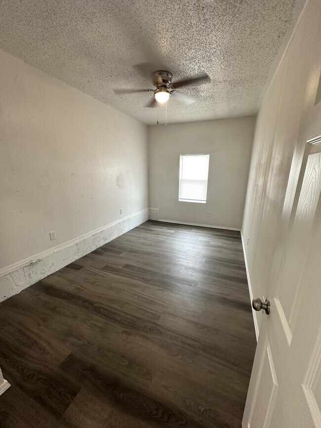 Building Photo - 1100 SW 81st St