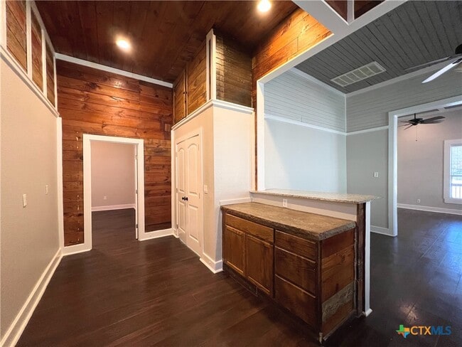 Building Photo - 111 N 5th St