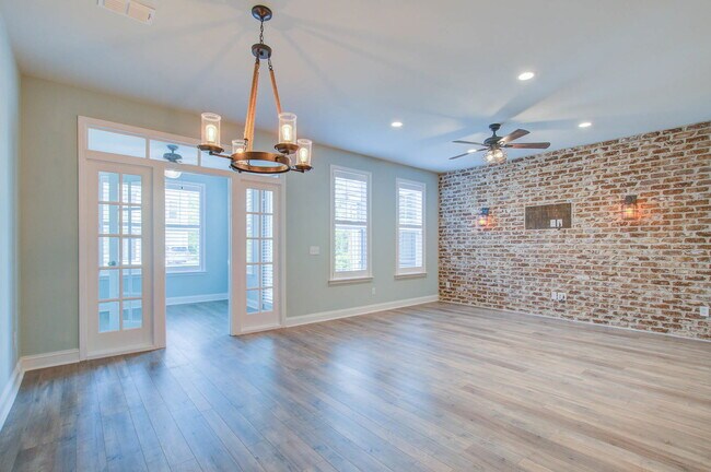 Building Photo - 2319 Watchtower Ln