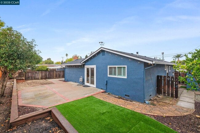 Building Photo - 3934 Bellwood Dr