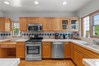 Building Photo - 4814 Lemona Ave
