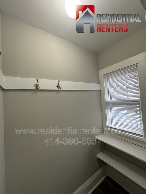 Building Photo - 4220 W Hampton Ave