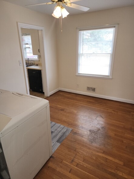 Building Photo - 3843 Plantation Rd NE