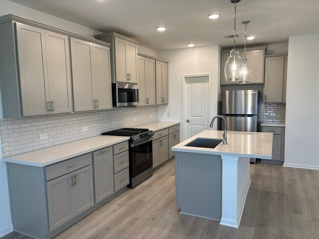Building Photo - 1224 Purple Martin Dr