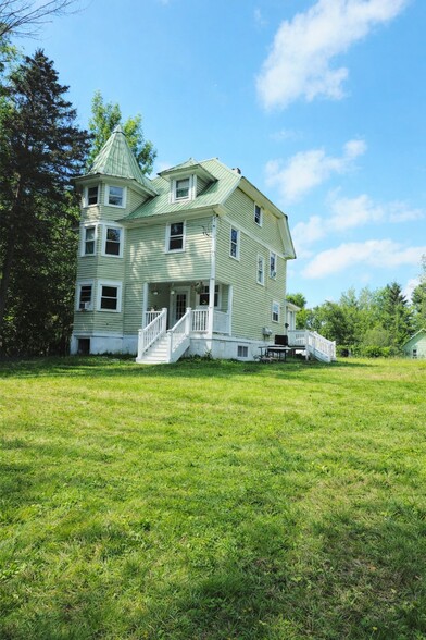 Building Photo - 12 Woodland Ave