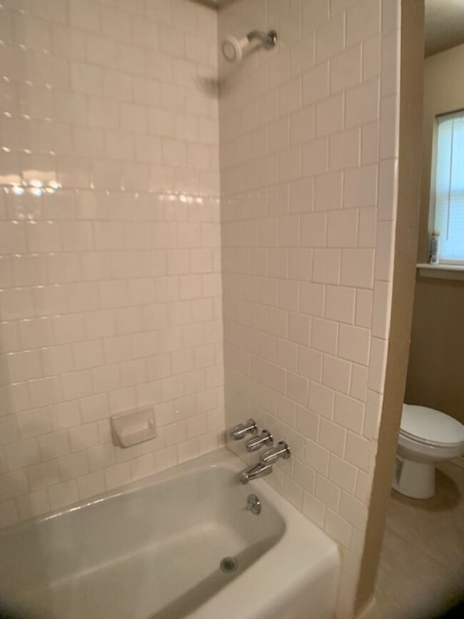 Building Photo - Northwest OKC 3 Bed 2 Bath For Rent!