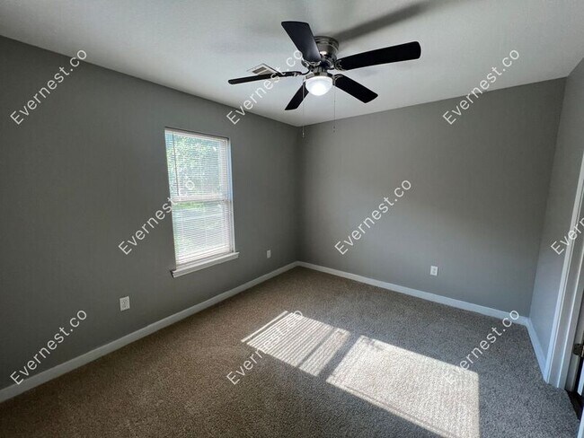 Building Photo - 1413 Hardy St