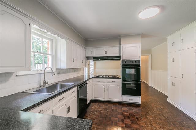 Building Photo - 3215 Spanish Oak Dr