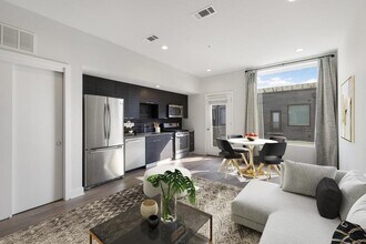 Building Photo - 1800 E 4th St