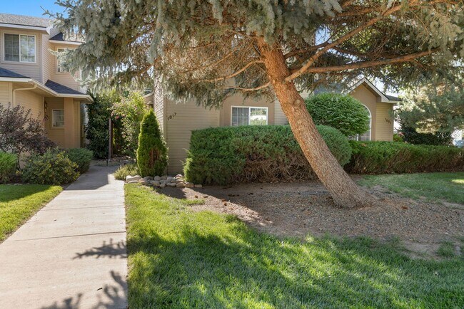 Building Photo - BSU 2 bedroom home
