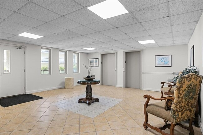 Building Photo - 1204 Capella S St
