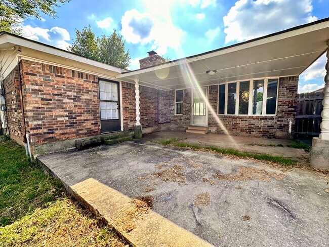 Building Photo - 4 Bed Spacious Midwest city House