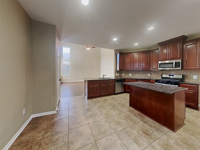 Building Photo - 6815 Hunters Way Ln