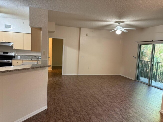 Primary Photo - 360 Crestwood Cir