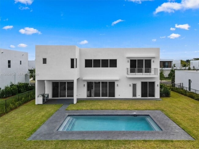 Building Photo - 16710 Botaniko Dr N