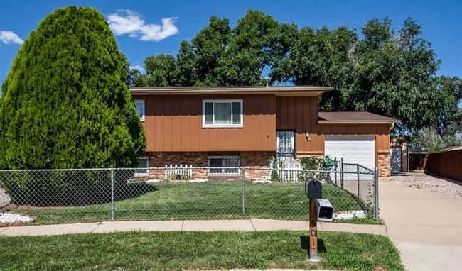 Building Photo - 501 Corte Sol