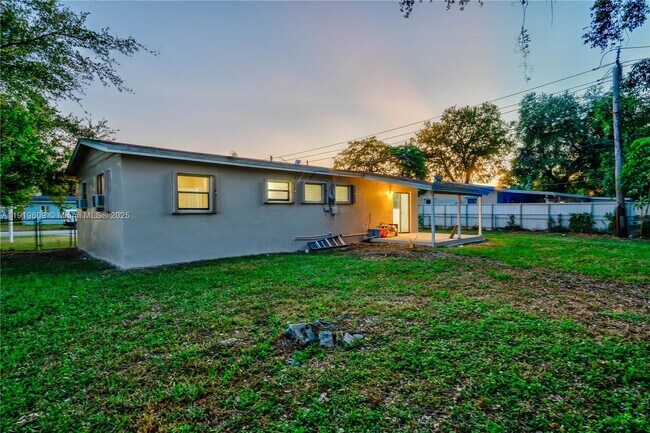 Building Photo - 1291 NE 207th St