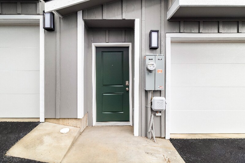 Building Photo - 5724 Sterling Ave