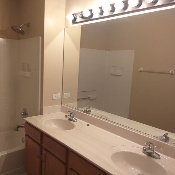 Building Photo - 277 W Biros Ln