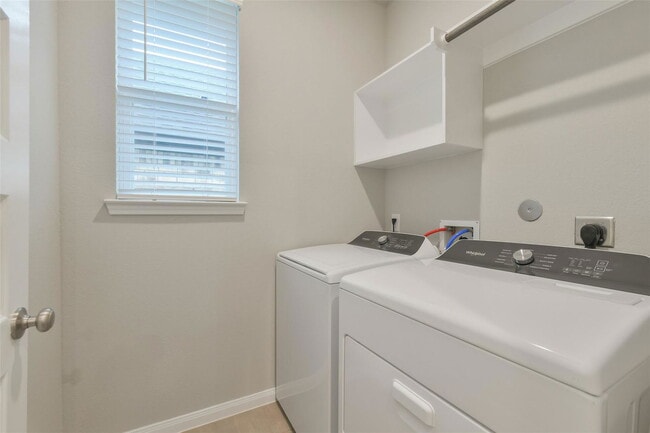 Building Photo - 17418 Rosette Grass Dr