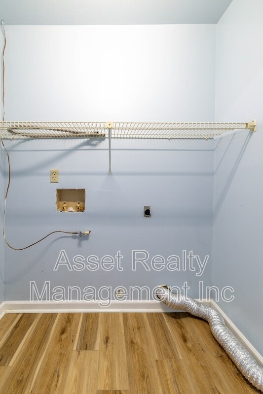 Building Photo - 136 Durwood Rd