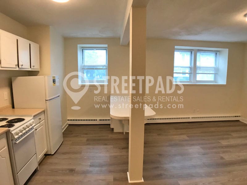 Building Photo - 160 N Beacon St