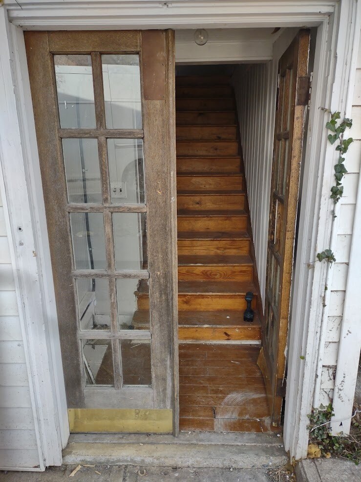 Building Photo - 1409 3rd St SW