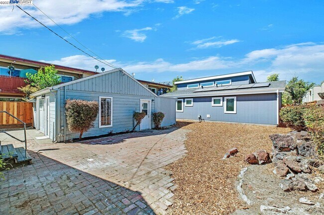 Building Photo - 38848 Bell St