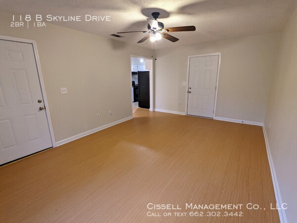 Building Photo - 118B Skyline Dr.