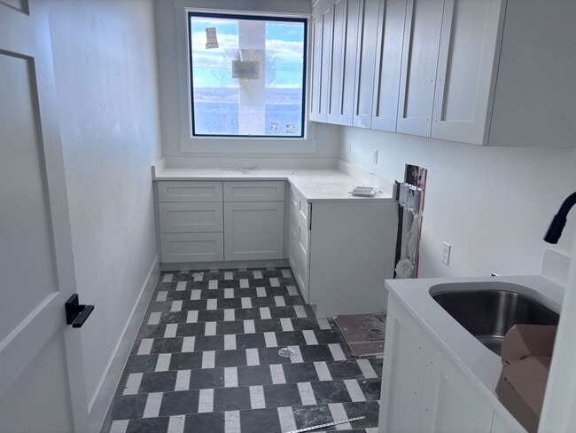 Building Photo - Brand New 6 Bed 4 Bath Rental Near Sand Hollow!