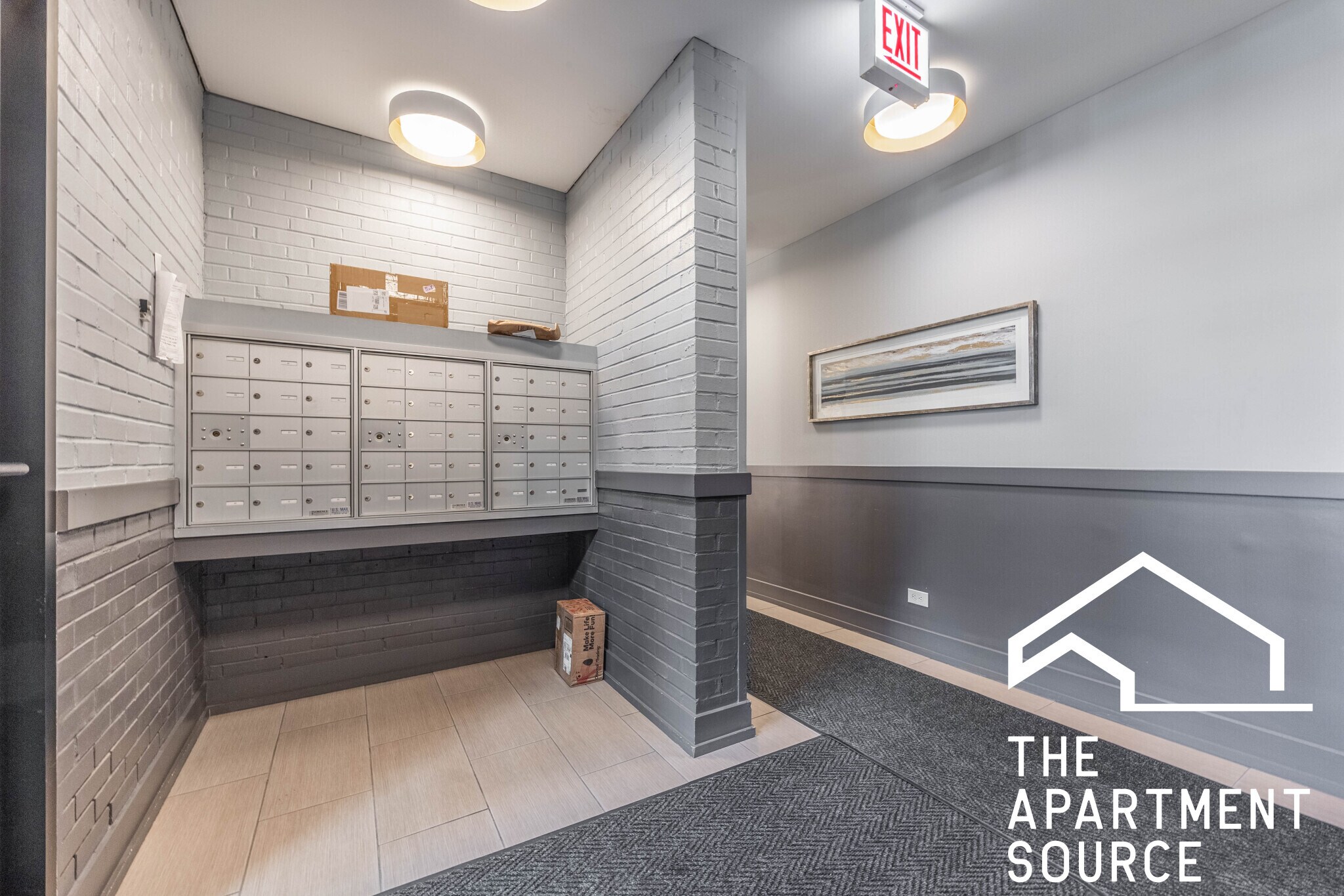 Building Photo - 1214 N La Salle Dr