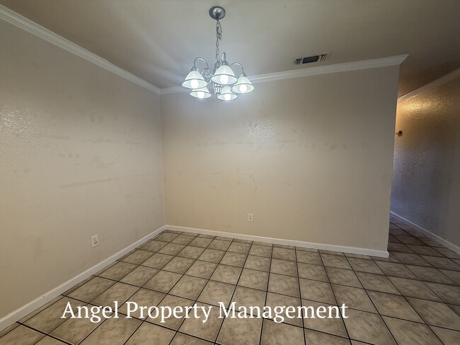 Building Photo - 6557 37th Ave