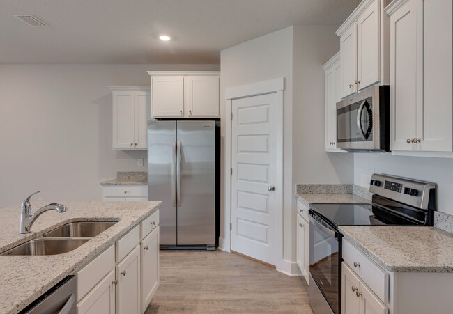 Building Photo - Beautiful 4 bedroom 2 bath in Arbor Place ...