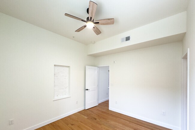 Apt 1 - 1 bedroom - Trenton Art Garage