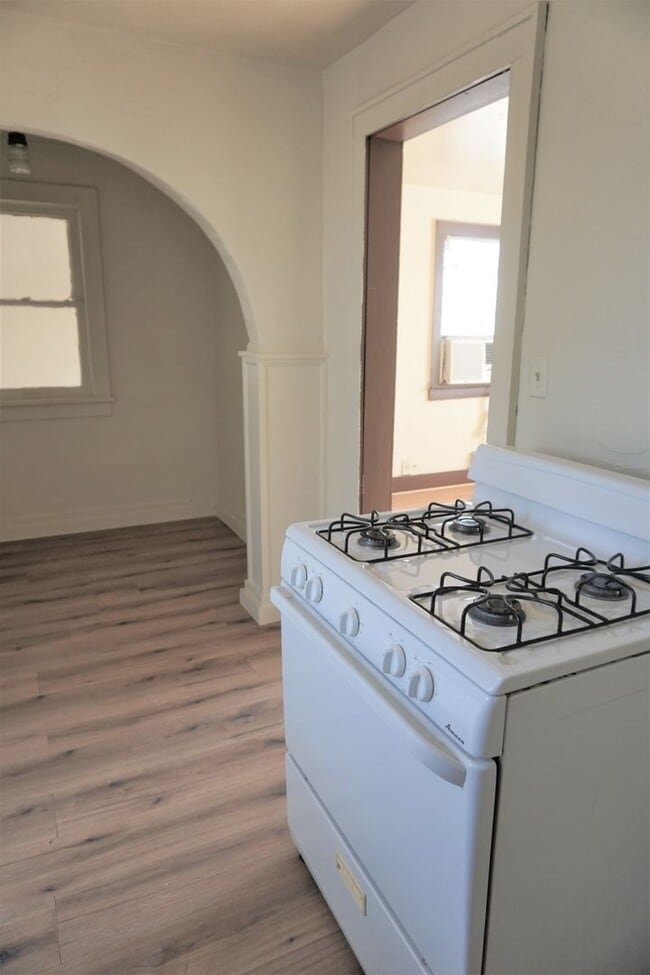 Building Photo - 523 SW 26