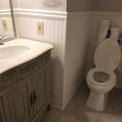 Building Photo - 6000 Auburndale Ave