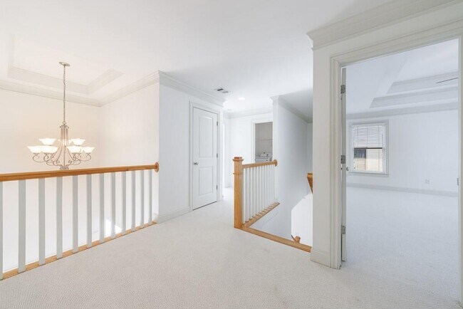 Building Photo - 970 Samples Ln NW