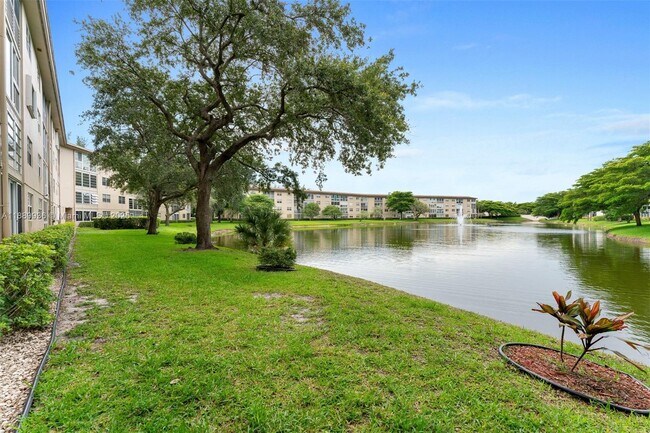 Primary Photo - 1704 Andros Isle