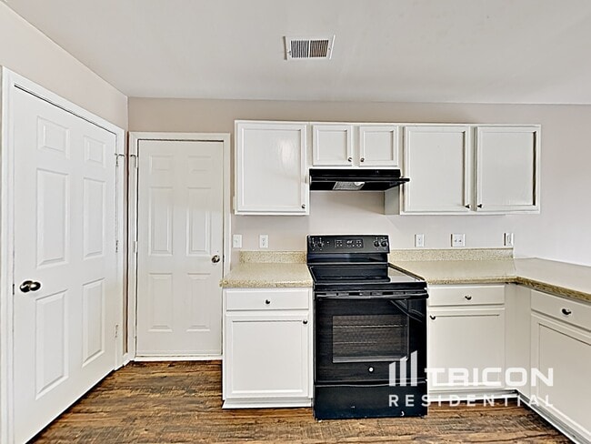 Building Photo - 5411 Peachwood Dr
