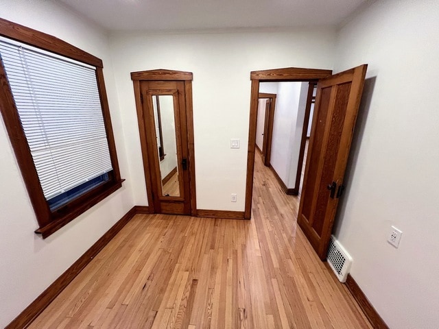 Building Photo - 5833 W Peterson Ave